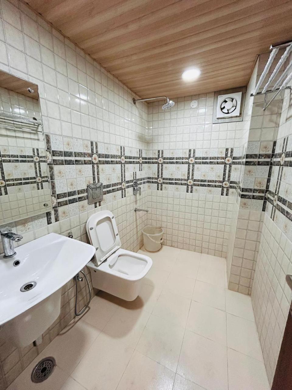 Yog Maya Regency B&B Šimla Exteriér fotografie